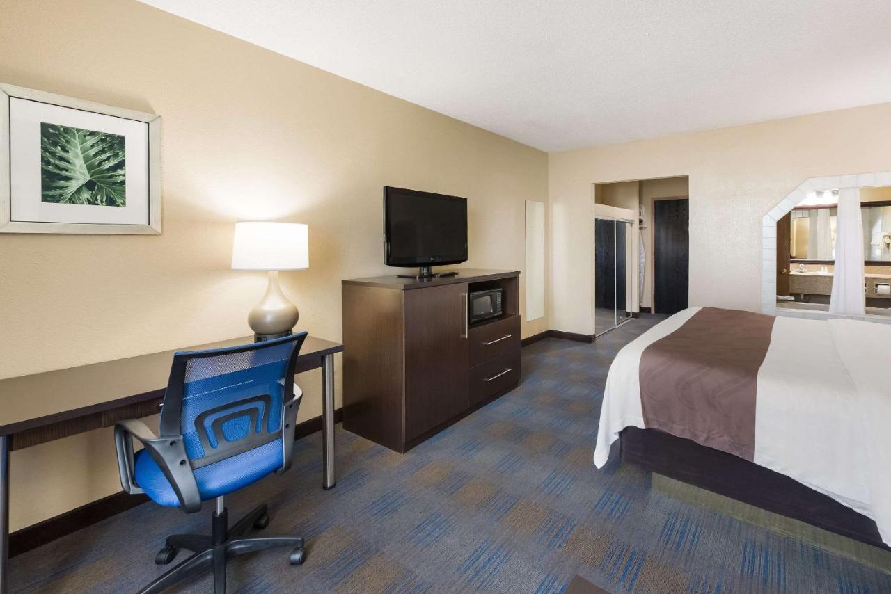 Quality Inn Upper Sandusky Extérieur photo
