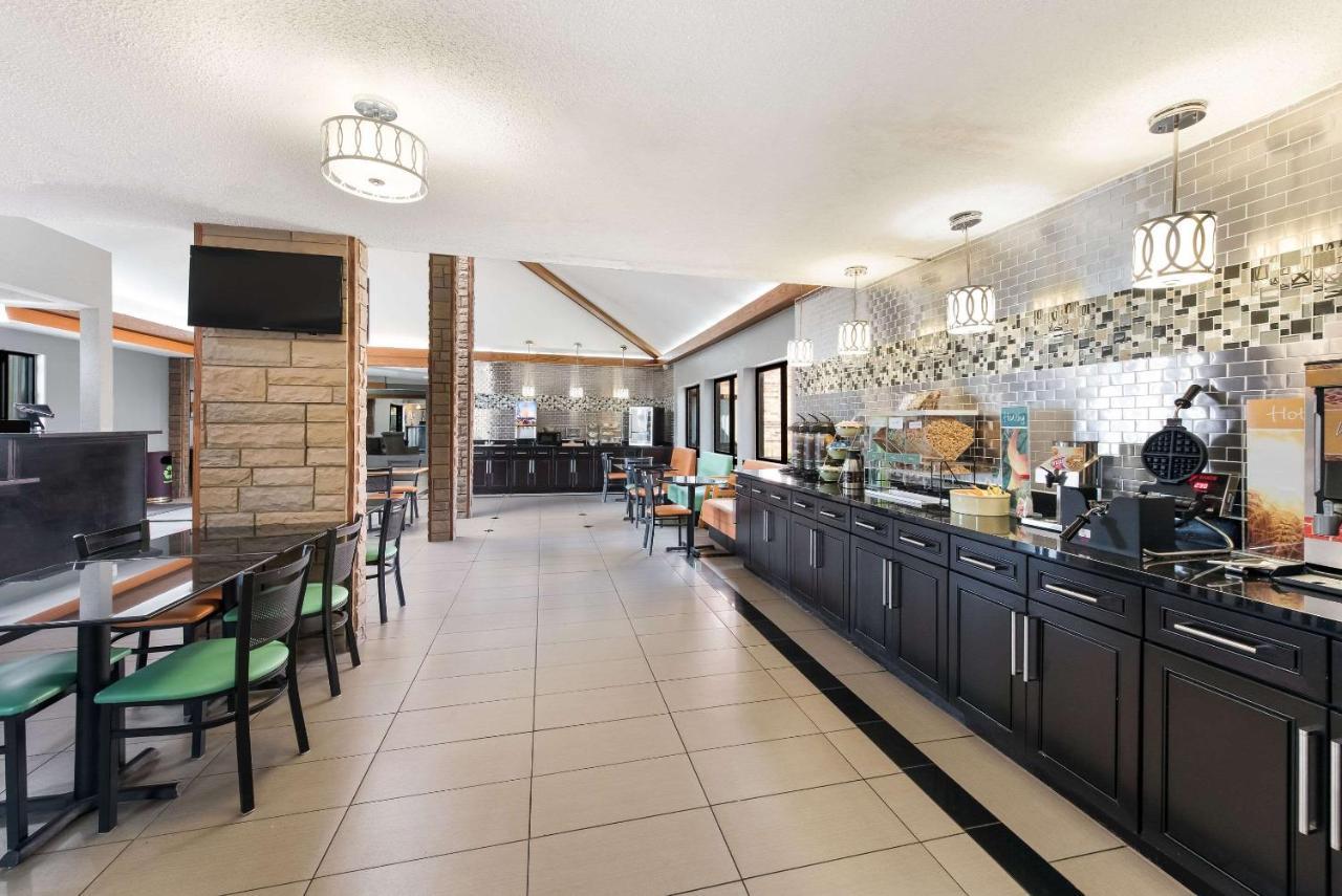 Quality Inn Upper Sandusky Extérieur photo